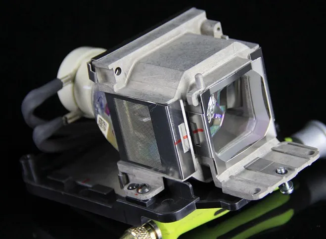 LMP-E212 Origianl lamps for VPL EW225/EW226/EW245/EW246/EW275/EW276/EX222/EX225/EX226/EX241/EX242/EX245/EX246/EX271/EX272/EX275
LMP-E212 Origianl lamps for VPL EW225/EW226/EW245/EW246/EW275/EW276/EX222/EX225/EX226/EX241/EX242/EX245/EX246/EX271/EX272/EX275