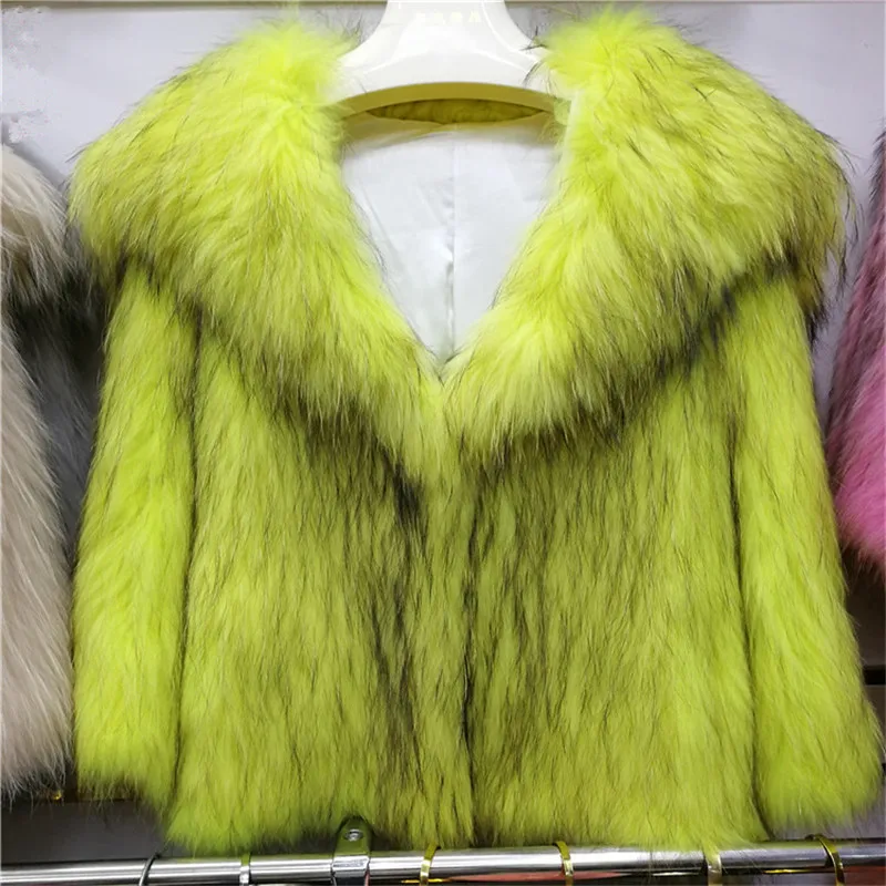 Женская куртка с натуральным мехом енота теплая из натурального меха зима 2019 |