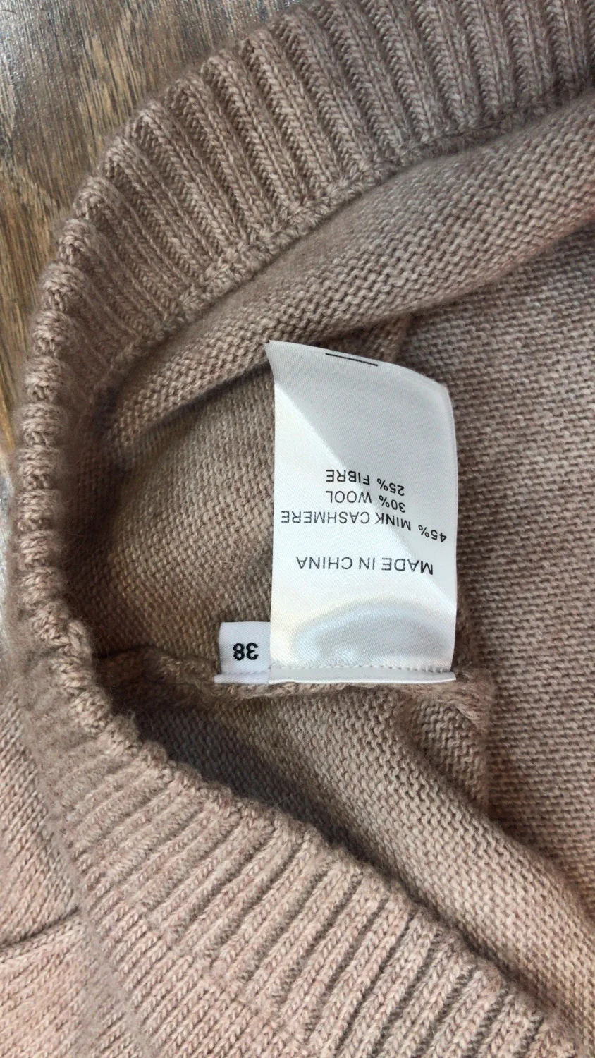 Winter Woolen Cashmere Knitted warm Suit V-neck Collar hollow cut Wool Sweater + Mink Cashmere Trousers Leisure Two-piece suits
Winter Woolen Cashmere Knitted warm Suit V-neck Collar hollow cut Wool Sweater + Mink Cashmere Trousers Leisure Two-piece suits