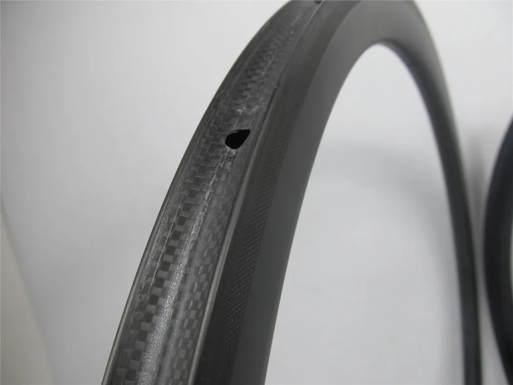 380g Lightweight carbon tubular rims 38mm deep 25mm 23mm wide high TG basalt resin brake track CX disc available
380g Lightweight carbon tubular rims 38mm deep 25mm 23mm wide high TG basalt resin brake track CX disc available