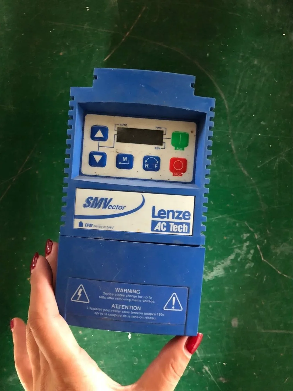 ESV222N04TXB-CC inverter Good appearance , 90% new ,90 days warranty , in stock free shipping
ESV222N04TXB-CC inverter Good appearance , 90% new ,90 days warranty , in stock free shipping