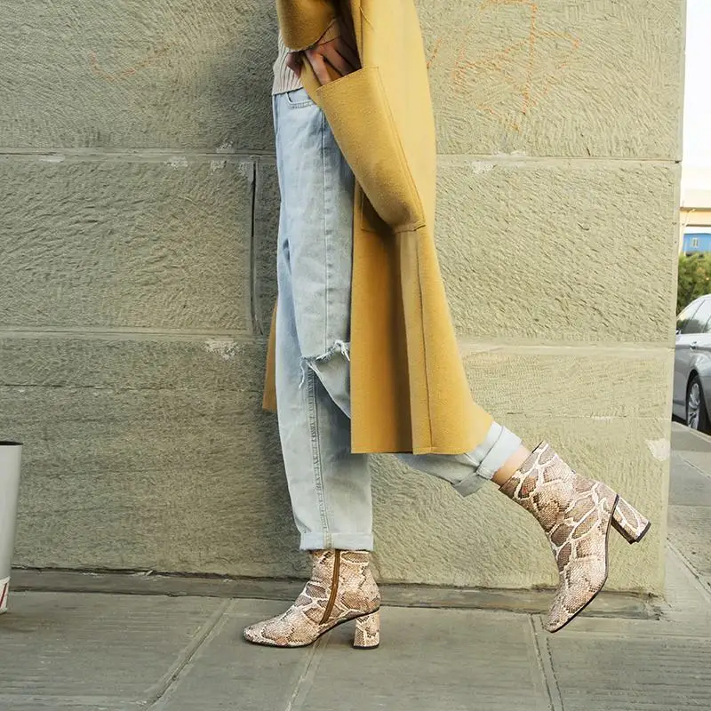 ASUMER 2020 New fashion snake pu leather zip ankle boots for women high heels autumn winter shoes square toe women boots
ASUMER 2020 New fashion snake pu leather zip ankle boots for women high heels autumn winter shoes square toe women boots