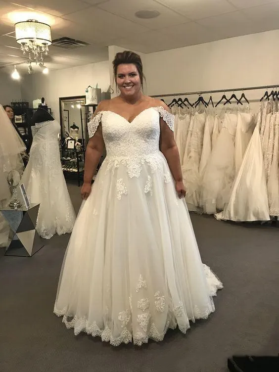 Modern Plus Size Wedding Dresses a-line 2020 Off The Shoulder Floor Length Lace Applique Wedding Dress Bridal Gowns Custom Made
Modern Plus Size Wedding Dresses a-line 2020 Off The Shoulder Floor Length Lace Applique Wedding Dress Bridal Gowns Custom Made
