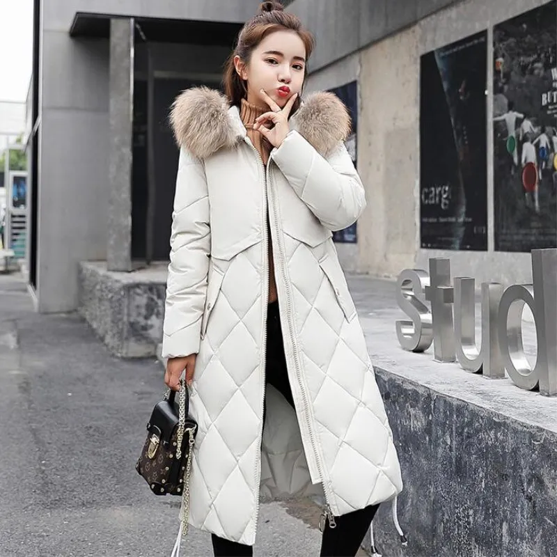 Женское зимнее пальто с капюшоном меховым воротником | Женская одежда