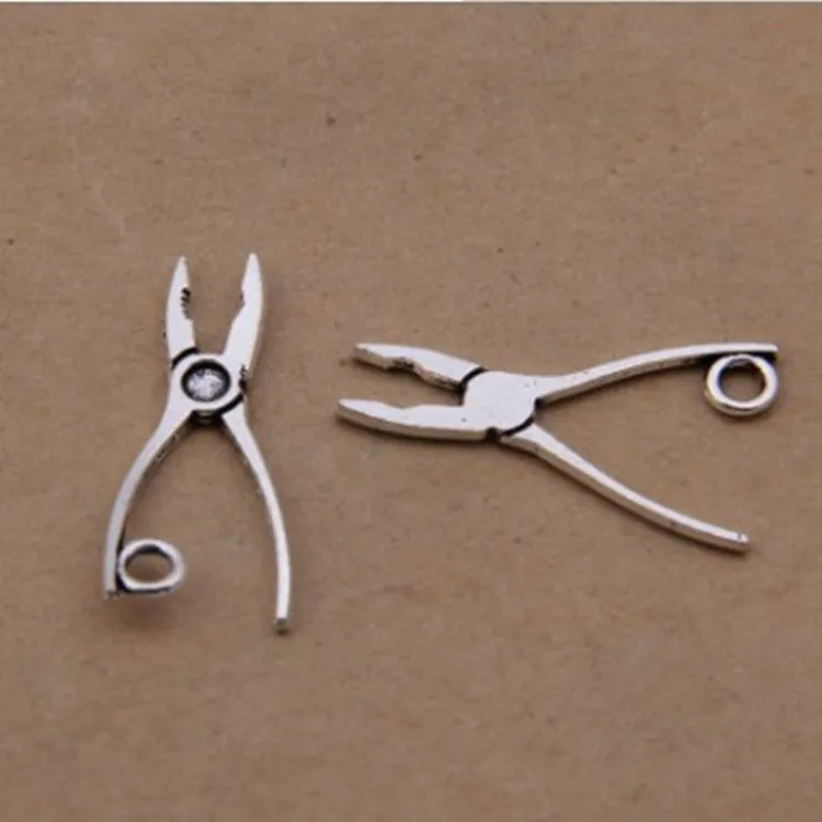 500pcs charm pliers pendants 10*24mm antique silver Handmade Jewelry Making earrings bracelet necklace keychain DIY Supplies
500pcs charm pliers pendants 10*24mm antique silver Handmade Jewelry Making earrings bracelet necklace keychain DIY Supplies