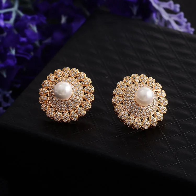 FYM Jewellery New Fashion Women Earring Round Pearl AAA Cubic Zirconia Stud Earrings Female Piercing Ear Jewelry ER0230
FYM Jewellery New Fashion Women Earring Round Pearl AAA Cubic Zirconia Stud Earrings Female Piercing Ear Jewelry ER0230