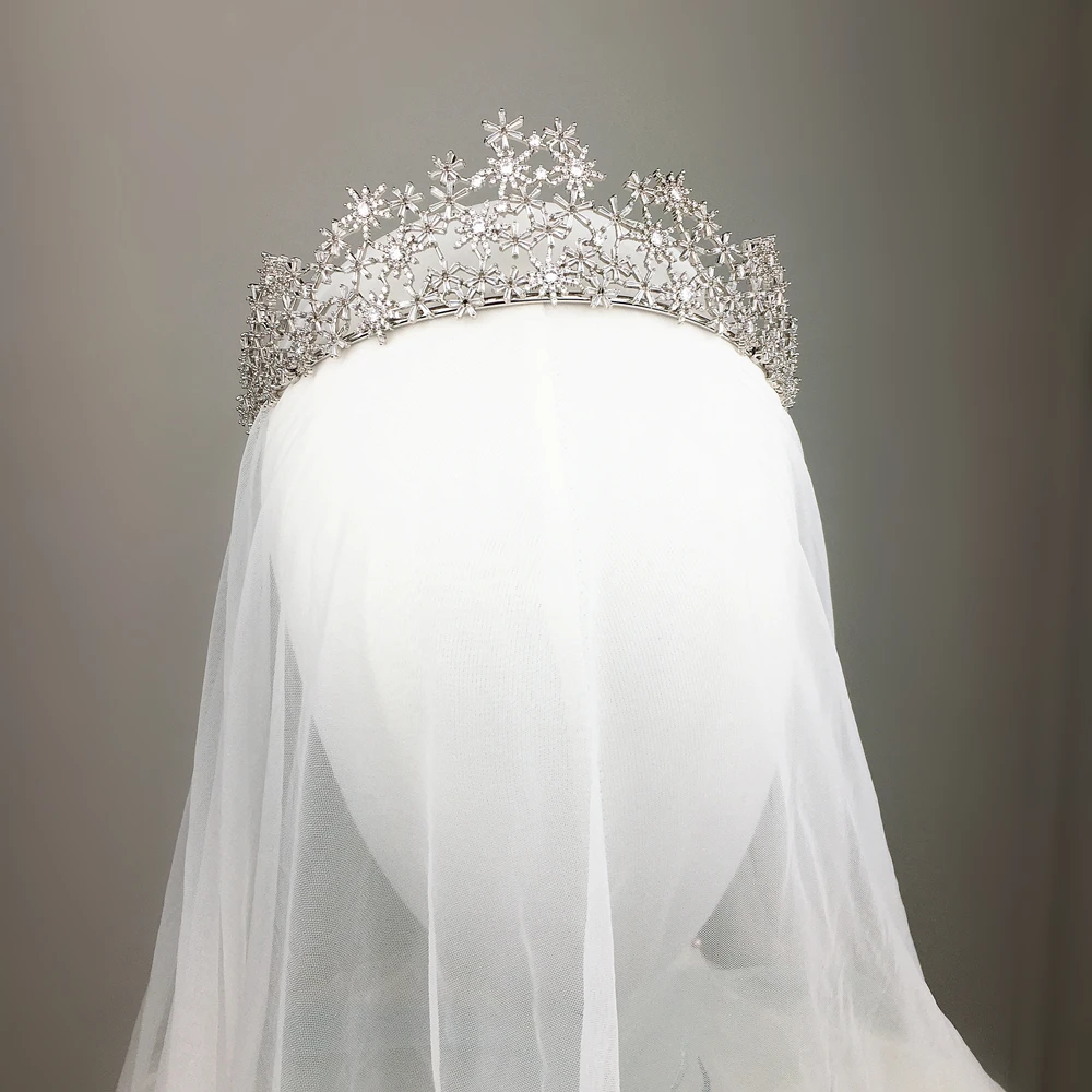 Paved Full Cubic Zircon Tiara Snowflake Zirconia Crown CZ Coroa Bridal Wedding Hair Accessories Jewelry Bijoux Cheveux WIGO1289
Paved Full Cubic Zircon Tiara Snowflake Zirconia Crown CZ Coroa Bridal Wedding Hair Accessories Jewelry Bijoux Cheveux WIGO1289