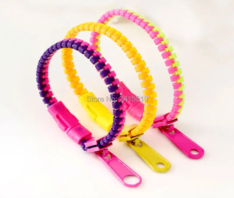 New Two tone 100x girls boys zipper zip bracelets wristbands plastic bracelet loot pinata party bag fillers favors gifts prizes 
New Two tone 100x girls boys zipper zip bracelets wristbands plastic bracelet loot pinata party bag fillers favors gifts prizes