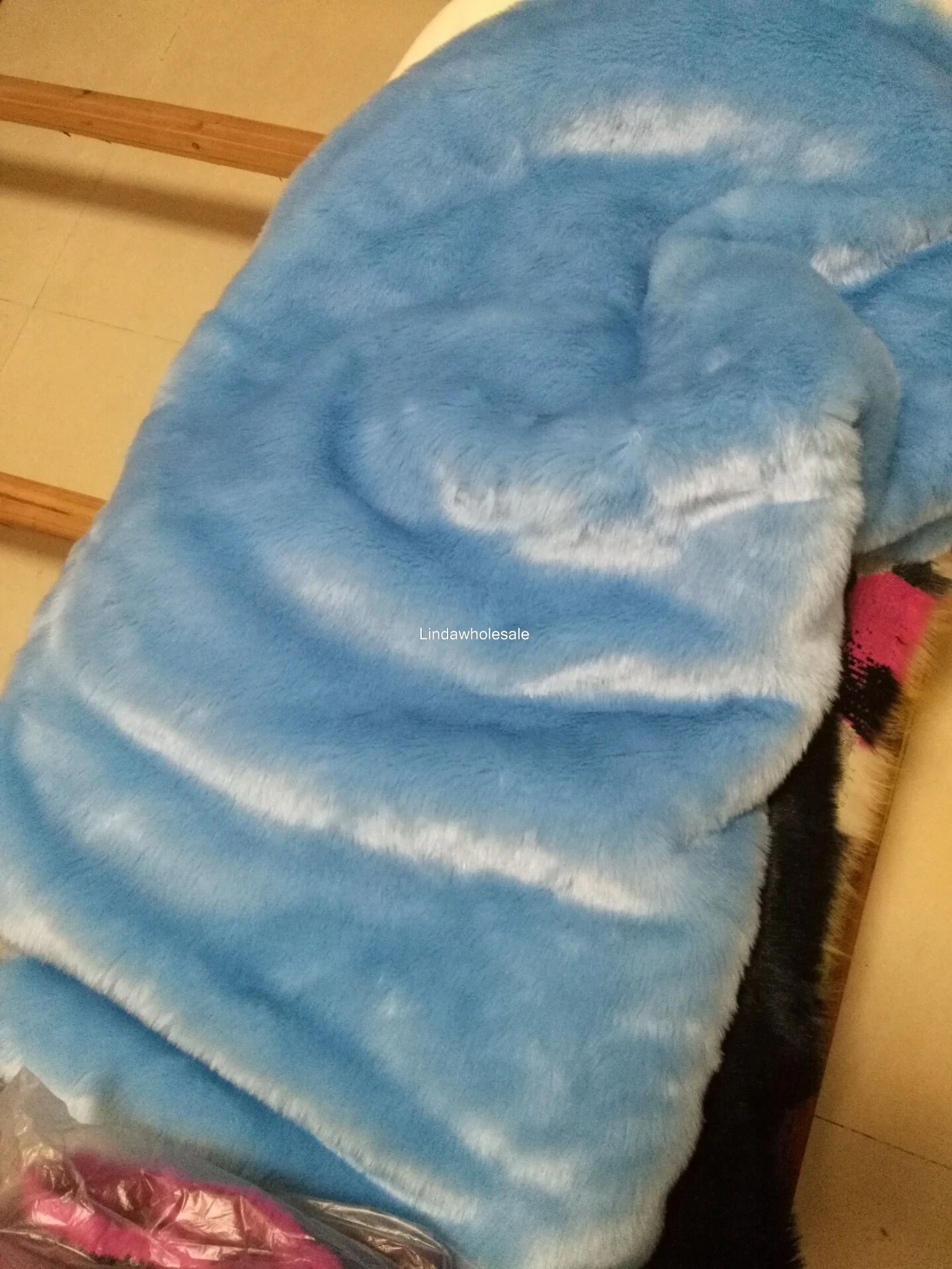 Good quality imitation rabbit fur 2cm pile plush fabric,felt cloth,carpet decoration,180cm*50cm/pcs
Good quality imitation rabbit fur 2cm pile plush fabric,felt cloth,carpet decoration,180cm*50cm/pcs