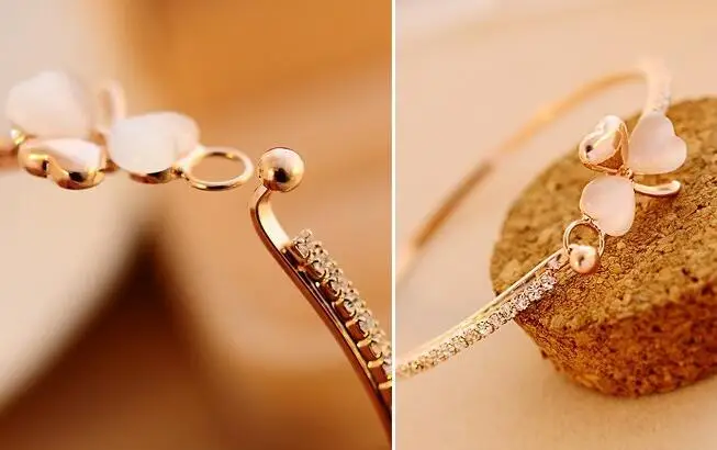Hot Fashion Classic Style Gold Rhinestone Love Heart Bangles Gift Bangle Cuff Plated Bracelets Jewelry For Women Feminina
Hot Fashion Classic Style Gold Rhinestone Love Heart Bangles Gift Bangle Cuff Plated Bracelets Jewelry For Women Feminina