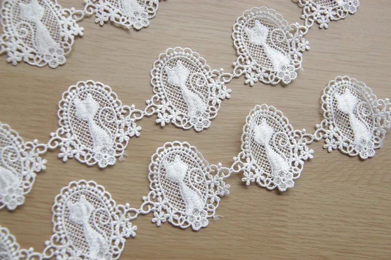 5Yards Water Soluble Silk Embroidery Lace In The Mirror Cat Japan Version Handmade DIY Clothing Accessorieswide 4.5cm YN666
5Yards Water Soluble Silk Embroidery Lace In The Mirror Cat Japan Version Handmade DIY Clothing Accessorieswide 4.5cm YN666