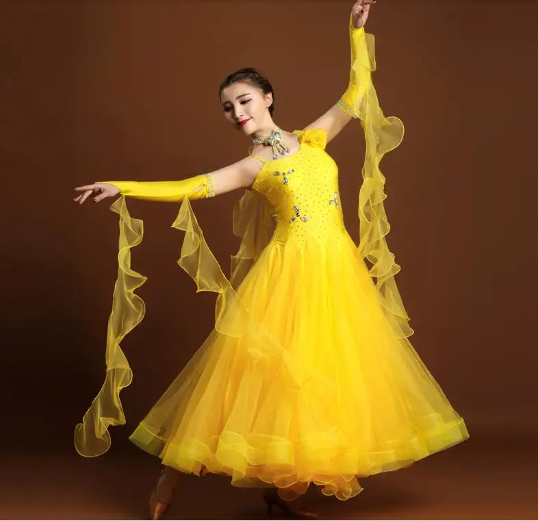 Luxury Rhinethone Standard Ballroom dancing dress Competition Waltz Stage Performance Shinny
Luxury Rhinethone Standard Ballroom dancing dress Competition Waltz Stage Performance Shinny