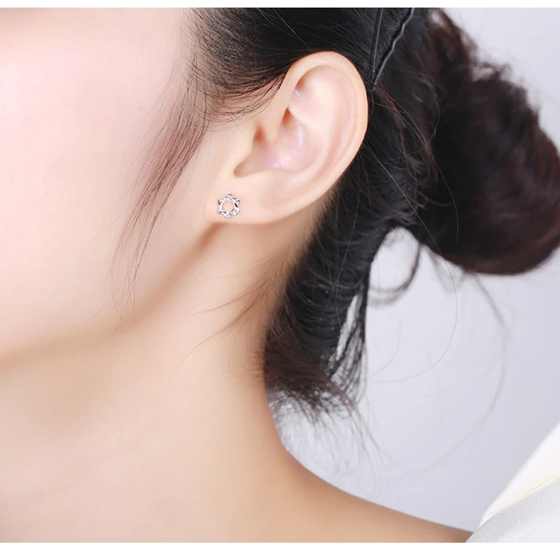 Simple 925 sterling silver Star Stud Earrings For Girls Women Personalized Six Star Sweet Wedding Party Earring Jewelry
Simple 925 sterling silver Star Stud Earrings For Girls Women Personalized Six Star Sweet Wedding Party Earring Jewelry
