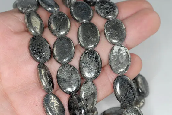 18x13mm Black Gold Iron Pyrite Intrusion Gemstone Grade AB Oval Loose Beads 16 inch Full Strand (90185951-855)
18x13mm Black Gold Iron Pyrite Intrusion Gemstone Grade AB Oval Loose Beads 16 inch Full Strand (90185951-855)