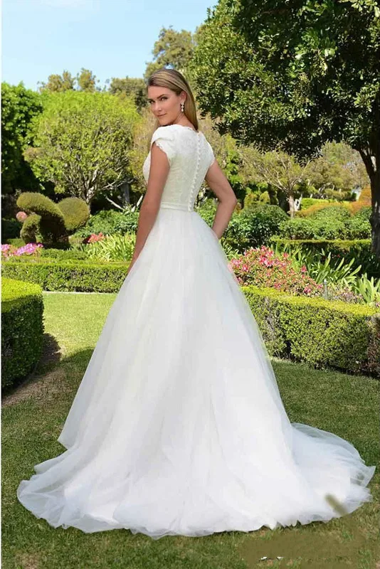 2019 Wedding Dresses Lace Capped Sleeves V Neck with Beaded Sash Bridal Wedding Gowns A Line Tulle Dress for Bride
2019 Wedding Dresses Lace Capped Sleeves V Neck with Beaded Sash Bridal Wedding Gowns A Line Tulle Dress for Bride