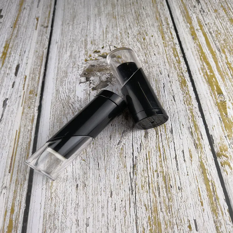 New Lips Lipstick Tube Empty Tube Black High-quality DIY Lip Balm Tube 12.1 Diameter Containers F072 
New Lips Lipstick Tube Empty Tube Black High-quality DIY Lip Balm Tube 12.1 Diameter Containers F072