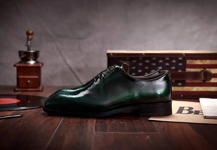 Genuine Leather Men's Dress Shoes Lace Up Smart Casual Wedding Carved Brogues Green Male Patent Leather Handmade Flats Oxfords
Genuine Leather Men's Dress Shoes Lace Up Smart Casual Wedding Carved Brogues Green Male Patent Leather Handmade Flats Oxfords