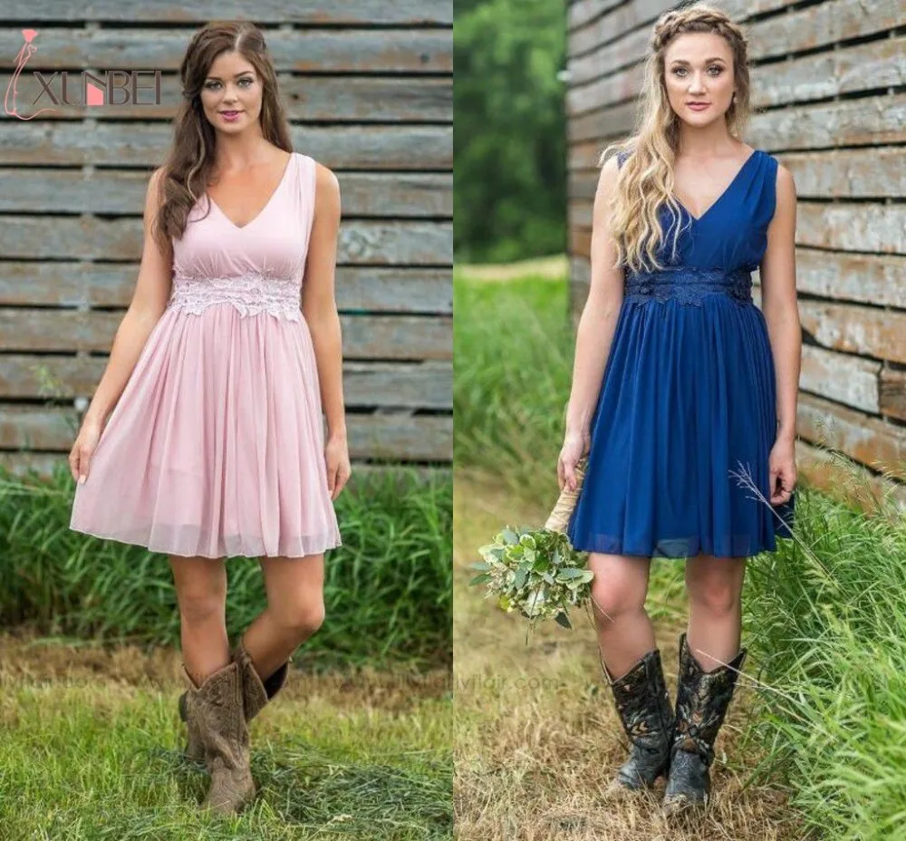 Robe demoiselle d'honneur Кантри стиль кружевные короткие платья подружек невесты с v-образным вырезом шифоновые Выпускные платья свадебные вечерние п...
Robe demoiselle d'honneur Кантри стиль кружевные короткие платья подружек невесты с v-образным вырезом шифоновые Выпускные платья свадебные вечерние п...