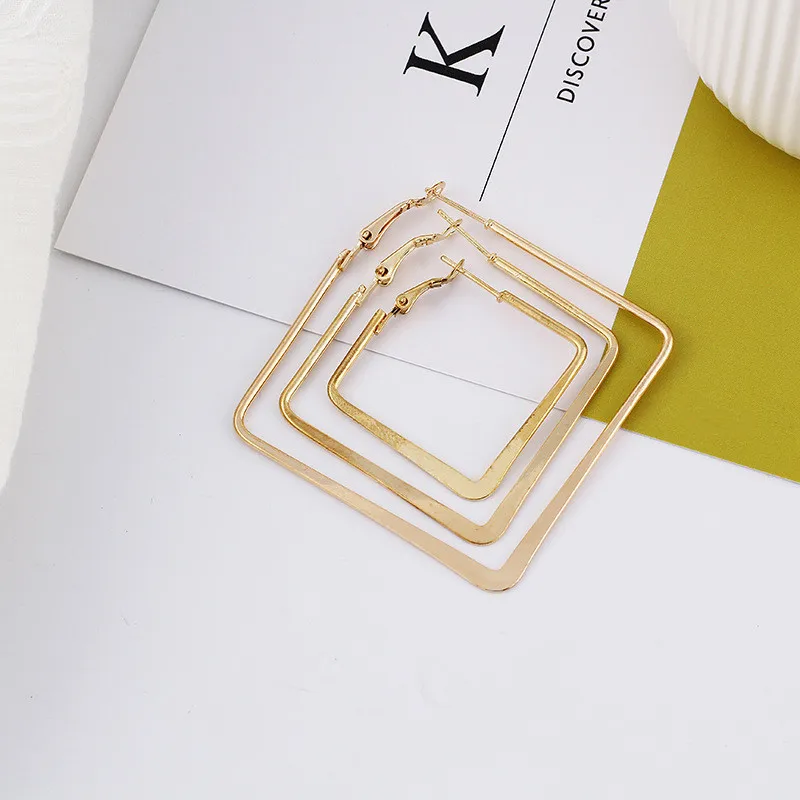 Trendy Square Flat Hoop Earrings 30/40/50mm Unique Gold Color Hoop Earrings For Women Wedding Gift Statement Jewelry
Trendy Square Flat Hoop Earrings 30/40/50mm Unique Gold Color Hoop Earrings For Women Wedding Gift Statement Jewelry