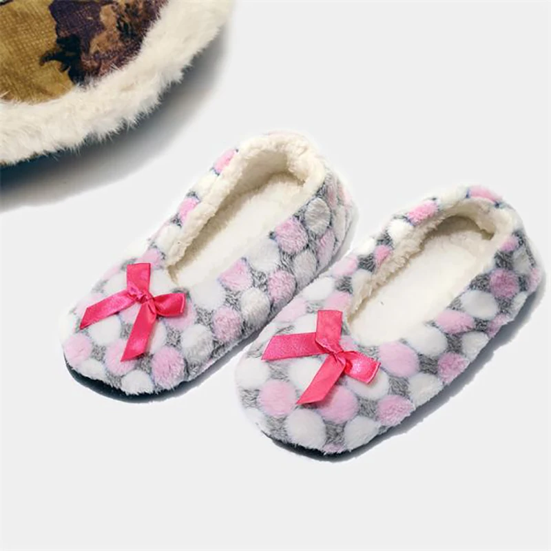 FRALOSHA Warm At Home woman Slippers Cotton Shoes Plush Female Floor Shoes Non-slip Indoor Bow tie dots Shoes woman Home Slipper
FRALOSHA Warm At Home woman Slippers Cotton Shoes Plush Female Floor Shoes Non-slip Indoor Bow tie dots Shoes woman Home Slipper