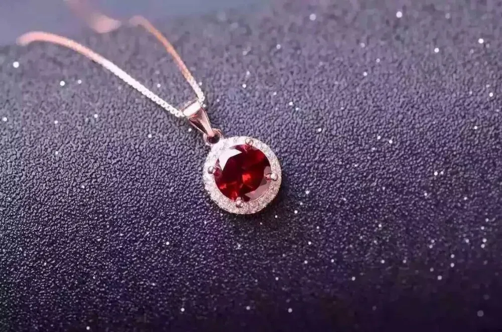 Natural red garnet pendant S925 silver Natural gemstone Pendant Necklace trendy Elegant simple round women party fine jewelry
Natural red garnet pendant S925 silver Natural gemstone Pendant Necklace trendy Elegant simple round women party fine jewelry
