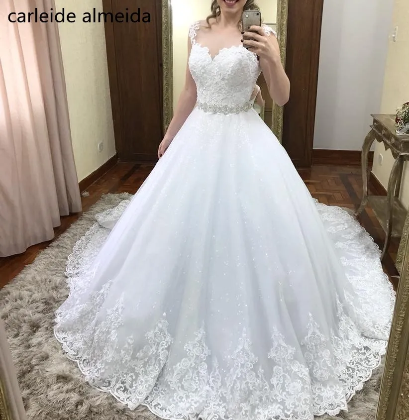 Vestido de noiva princesa Vintage Wedding Dresses 2018 Sequined Tulle Lace Appliques Wedding Gowns Bead Waist Abiti da sposa
Vestido de noiva princesa Vintage Wedding Dresses 2018 Sequined Tulle Lace Appliques Wedding Gowns Bead Waist Abiti da sposa