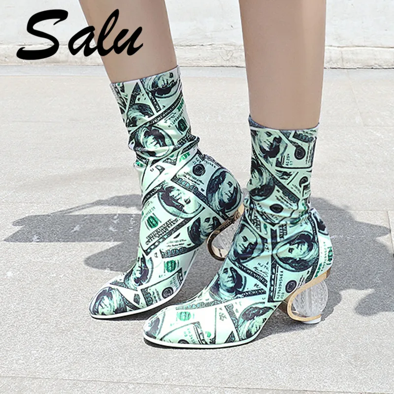 Salu 2020 Fashion Crystal Stretch Fabric Sock Boots Pointy Toe Mid-calf Boots Strange Heel Pointed Toe Woman Boots
Salu 2020 Fashion Crystal Stretch Fabric Sock Boots Pointy Toe Mid-calf Boots Strange Heel Pointed Toe Woman Boots
