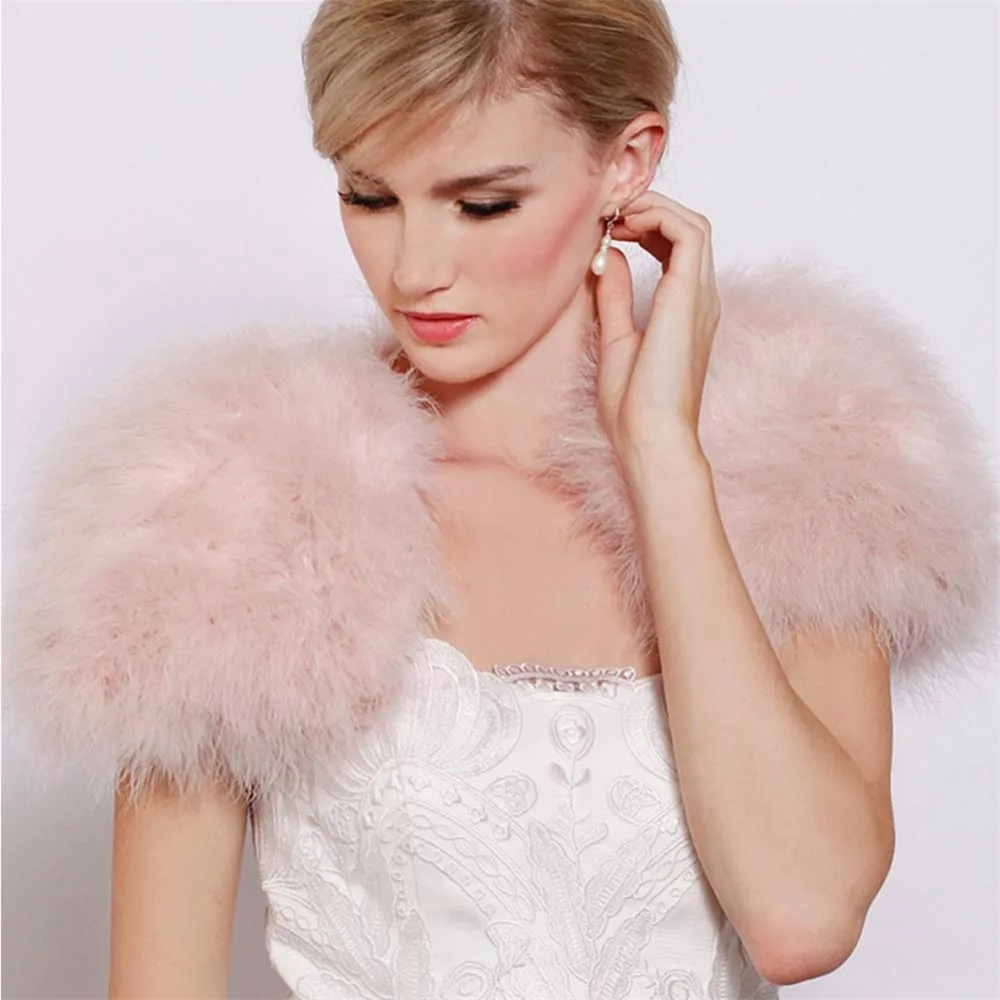 Черно-белое меховое Болеро Bridals, куртки и накидки для свадьбы, женское пончо из натурального страусиного пера
Черно-белое меховое Болеро Bridals, куртки и накидки для свадьбы, женское пончо из натурального страусиного пера