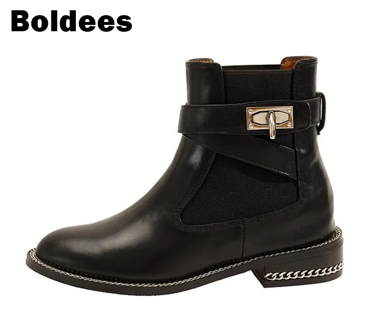 Women Genuine Leather Ankle Boots Metal Chains Silvery Buckle Low Heeled Boots Fashion Spring Autumn Short Boot Ladies Shoe
Women Genuine Leather Ankle Boots Metal Chains Silvery Buckle Low Heeled Boots Fashion Spring Autumn Short Boot Ladies Shoe