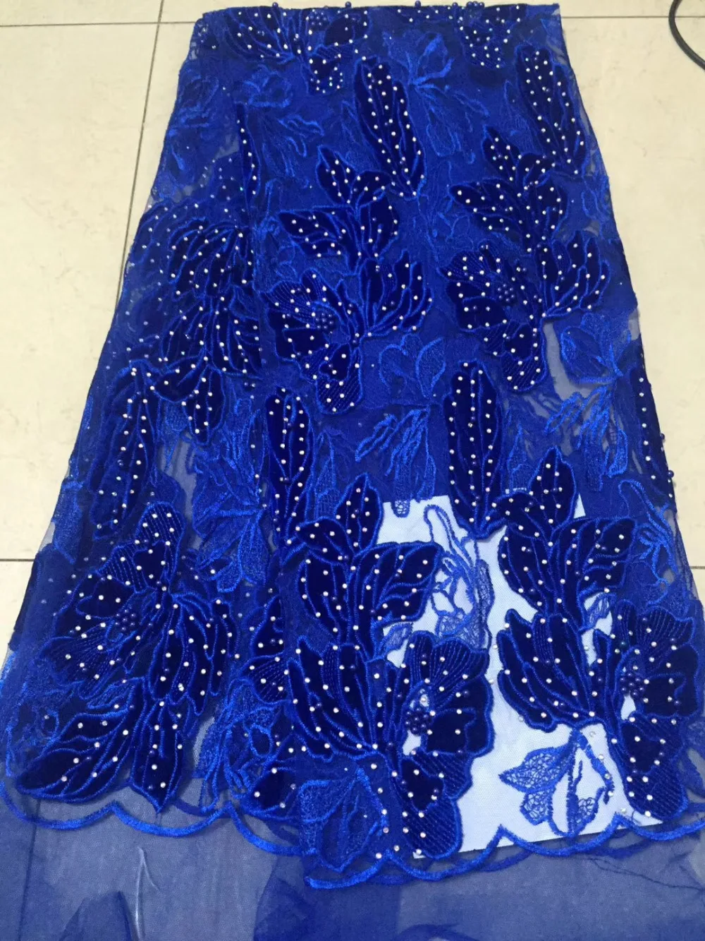 Latest Blue Color African Lace Fabric 2018 Velvet Lace Fabric High Quality Nigerian Stones Embroidery French Lace Fabric Wedding
Latest Blue Color African Lace Fabric 2018 Velvet Lace Fabric High Quality Nigerian Stones Embroidery French Lace Fabric Wedding