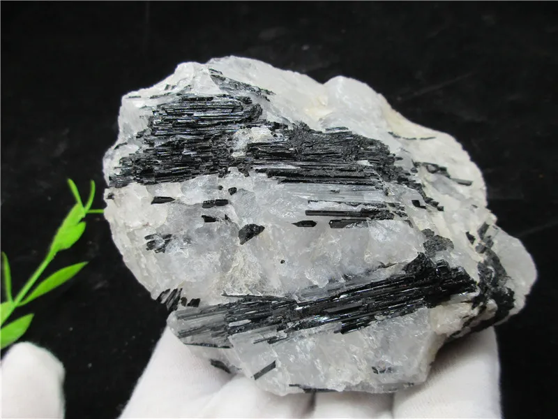 Natural Rubellite Black Tourmaline Ore With Aquamarin Chakra Healing Reiki Stone From Madagascar 283g
Natural Rubellite Black Tourmaline Ore With Aquamarin Chakra Healing Reiki Stone From Madagascar 283g
