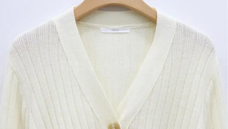 Korean INS Fashion Knitted Dress Sexy V-neck Single-breasted Cardigan outwear Dress Slim Bodycon Hem Split Long Sweater Dress
Korean INS Fashion Knitted Dress Sexy V-neck Single-breasted Cardigan outwear Dress Slim Bodycon Hem Split Long Sweater Dress