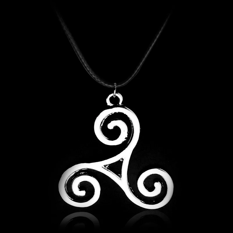 Ожерелье MQCHUN Teen Wolf Triskele Triskelion Allison, серебряные подвески, ювелирные изделия для мужчин и женщин, оптовая продажа
Ожерелье MQCHUN Teen Wolf Triskele Triskelion Allison, серебряные подвески, ювелирные изделия для мужчин и женщин, оптовая продажа
