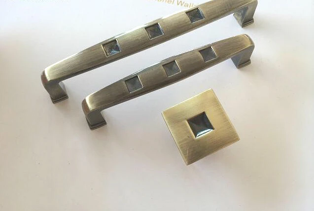 10PCs Bronze Tone Pattern Drawer Cabinet Desk Door Pull Handle Knob Furniture Hardware
10PCs Bronze Tone Pattern Drawer Cabinet Desk Door Pull Handle Knob Furniture Hardware