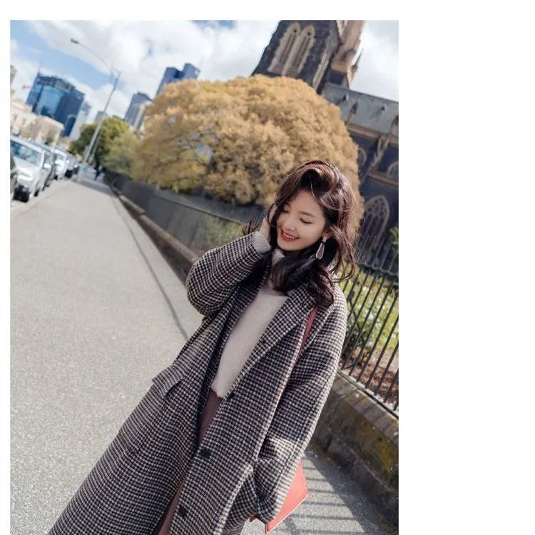 Women Turn-Down Collar Warm Blends Coats Autumn Winter Loose Plaid Wool Outerwear Nice Single Breasted Long Coat
Women Turn-Down Collar Warm Blends Coats Autumn Winter Loose Plaid Wool Outerwear Nice Single Breasted Long Coat