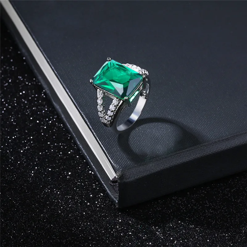 Garilina High-end fashion ring female factory direct supply Green stone ring classic New Year Christmas Day Gifts AR2267
Garilina High-end fashion ring female factory direct supply Green stone ring classic New Year Christmas Day Gifts AR2267