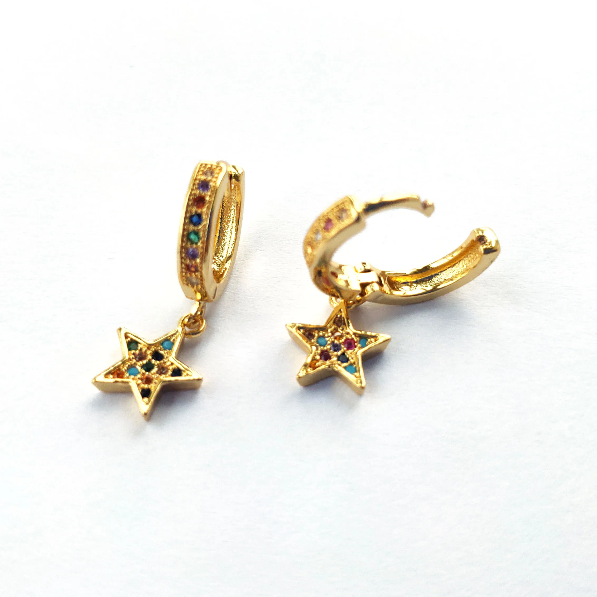 6Pair New Fashion Rainbow multi color cz paved star earrings Gold color For Girls Kids Lady Jewelry ER928
6Pair New Fashion Rainbow multi color cz paved star earrings Gold color For Girls Kids Lady Jewelry ER928