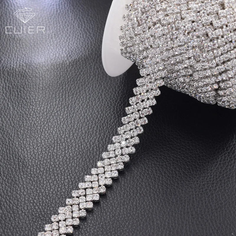 CuiEr 5yards/lot 5 Rows Crystal Rhinestones Trim for DIY Wedding Dress Belt Appliques Sewing Accessories silver trimmings HF-650
CuiEr 5yards/lot 5 Rows Crystal Rhinestones Trim for DIY Wedding Dress Belt Appliques Sewing Accessories silver trimmings HF-650