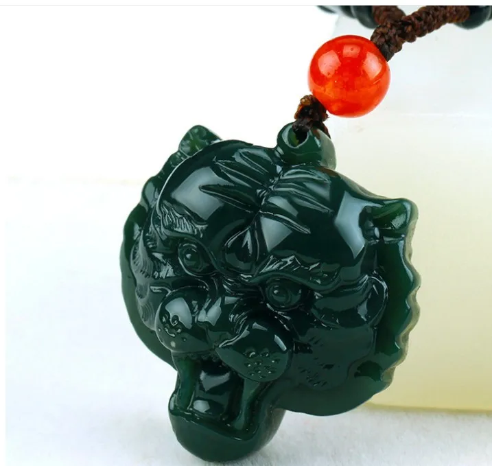 Natural hetian jades zodiac tiger pendant men and women section tiger head pendant jewelry wholesale
Natural hetian jades zodiac tiger pendant men and women section tiger head pendant jewelry wholesale