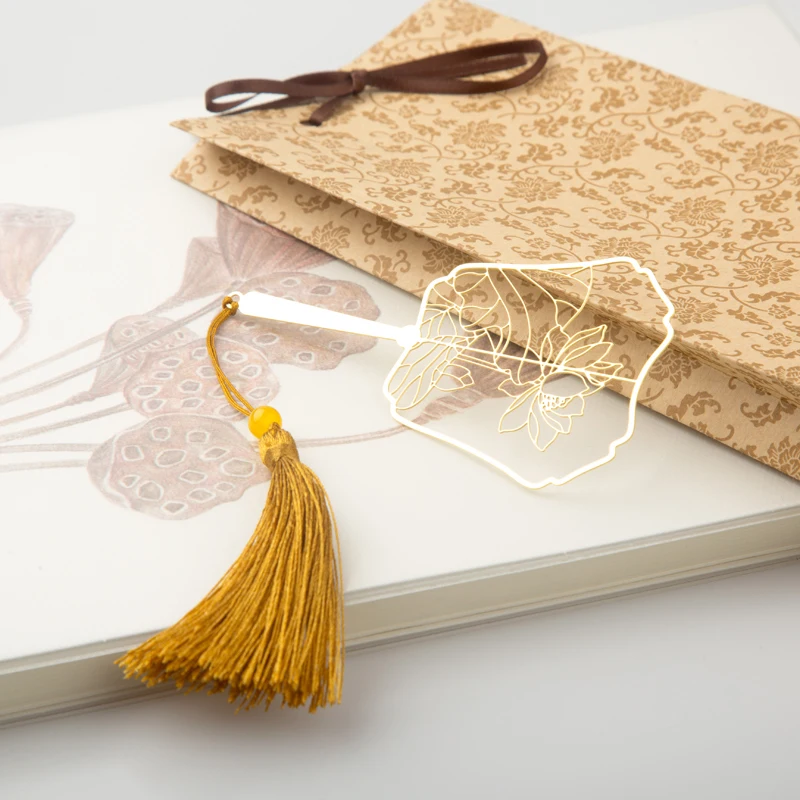 Group Fan Lotus Brass Bookmark China Classical Metal Tassel Bookmark Teacher Gifts 1PCS
Group Fan Lotus Brass Bookmark China Classical Metal Tassel Bookmark Teacher Gifts 1PCS