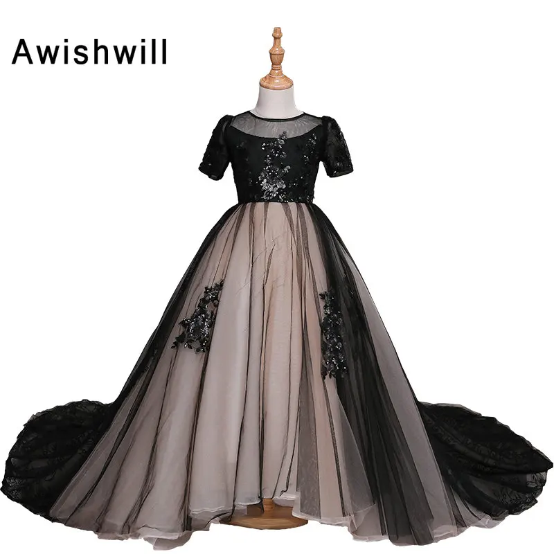 Real Photos First Communion Dresses For Girls Short Sleeve Open Back Lace Pageant Dress for Girl Ball Gown Dresses for Party
Real Photos First Communion Dresses For Girls Short Sleeve Open Back Lace Pageant Dress for Girl Ball Gown Dresses for Party