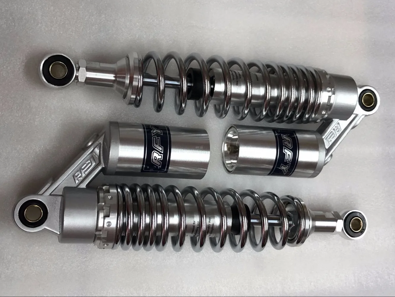 320mm 1 pair chrome Motorcycle Rear air Shock Absorber For xjr400 GSX 750 Inazuma 97-98 HONDA CB400 super four 1992-1998 silver
320mm 1 pair chrome Motorcycle Rear air Shock Absorber For xjr400 GSX 750 Inazuma 97-98 HONDA CB400 super four 1992-1998 silver