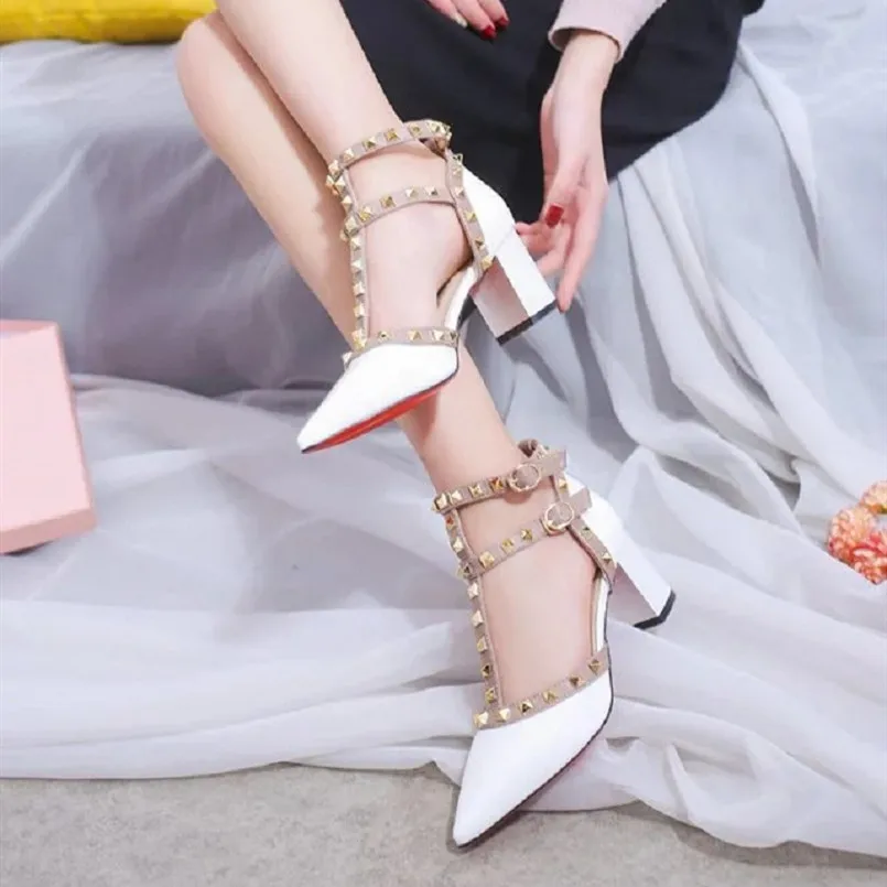 Women cute comfortable rivet pu leather pointed toe high heel shoes lady sexy party high heel pump tacones altos a3244
Women cute comfortable rivet pu leather pointed toe high heel shoes lady sexy party high heel pump tacones altos a3244