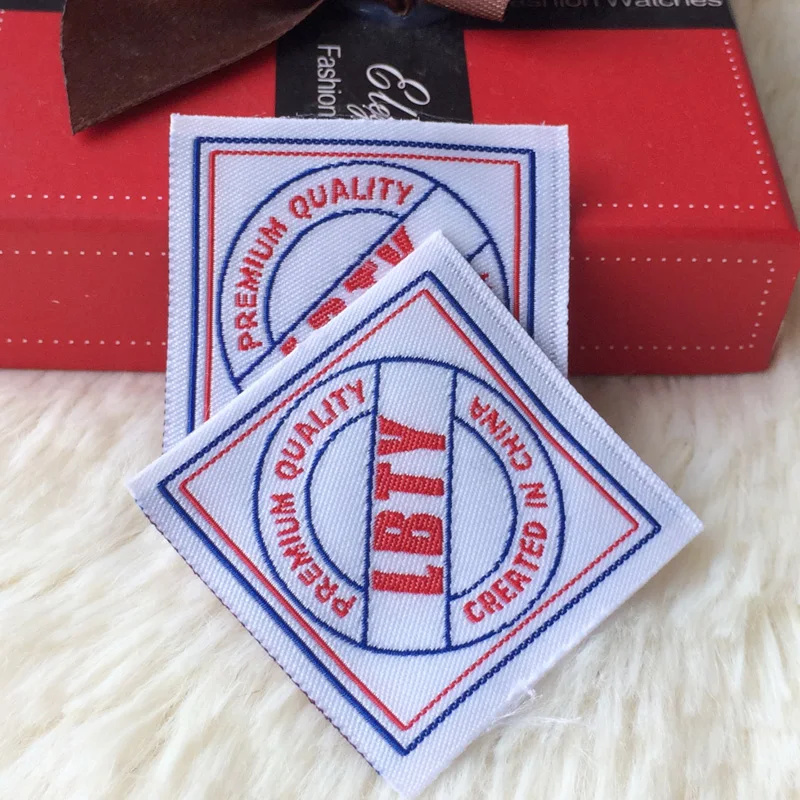 1000pcs/lot custom clothing labels,customized logo woven label,garment accessories,brand name labels for clothing
1000pcs/lot custom clothing labels,customized logo woven label,garment accessories,brand name labels for clothing