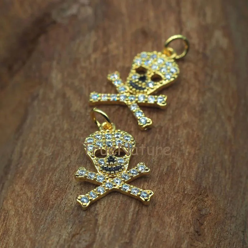 Lovely Gold Pirate Skull Pendants Micro Zircon Pave Skeletons Charms Jewelry Findings In 13*19 mm PM5727
Lovely Gold Pirate Skull Pendants Micro Zircon Pave Skeletons Charms Jewelry Findings In 13*19 mm PM5727