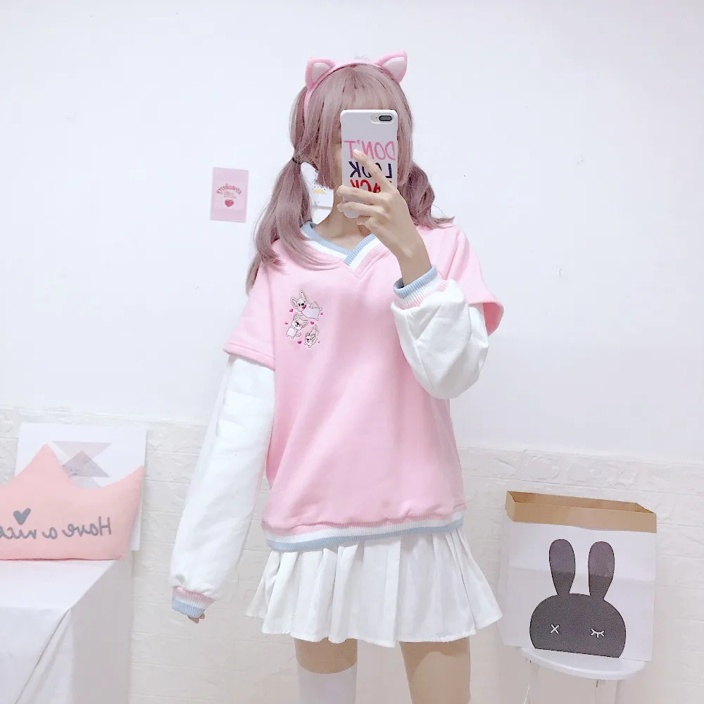 Sweatshirts 2018 new female long sleeves autumn Korean version fake two-piece loose students fresh Top cute Hoodies Lolita coat
Sweatshirts 2018 new female long sleeves autumn Korean version fake two-piece loose students fresh Top cute Hoodies Lolita coat