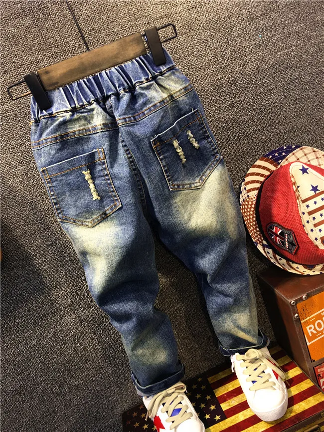 2018 new popular style hole patch patch beggars jeans pants children's jeans 2-7Years Kids Trousers Children Clothing
2018 new popular style hole patch patch beggars jeans pants children's jeans 2-7Years Kids Trousers Children Clothing