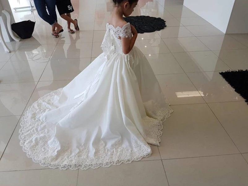 Flower Girl Dress Children Pageant Dresses White Lace For Wedding First Communion Little Bride Princess Gowns With Train
Flower Girl Dress Children Pageant Dresses White Lace For Wedding First Communion Little Bride Princess Gowns With Train