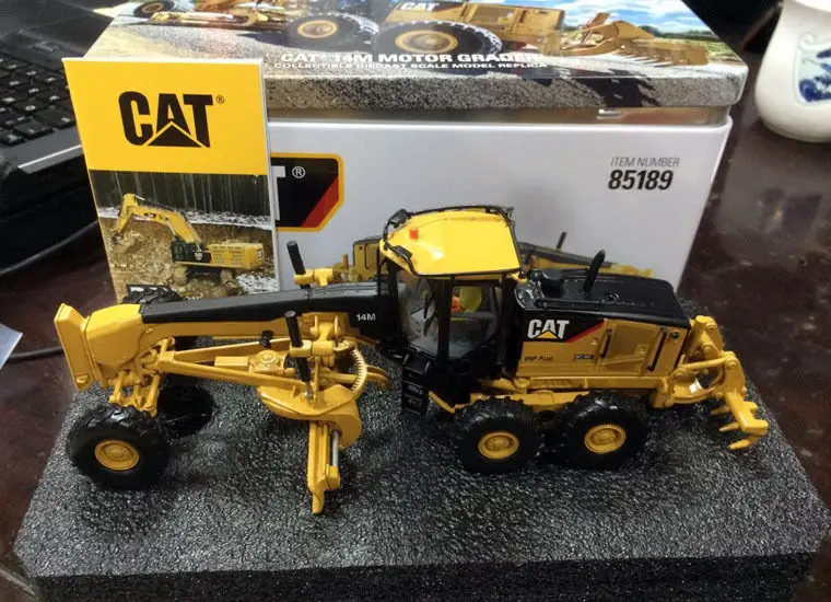 Новая цветная коробка модель 85189 DM автогрейдер гусеницы Cat 14M 1/50 литье под