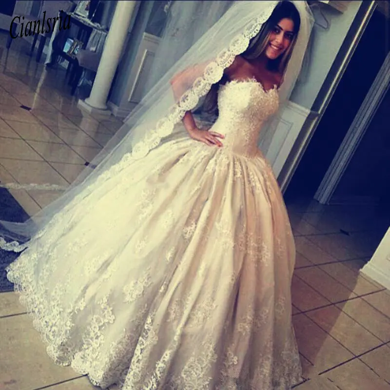 2020 New Ball Gown Wedding Dresses Lace Applique Sweetheart Sleeveless Bridal Gowns wedding gowns vestido de novia
2020 New Ball Gown Wedding Dresses Lace Applique Sweetheart Sleeveless Bridal Gowns wedding gowns vestido de novia